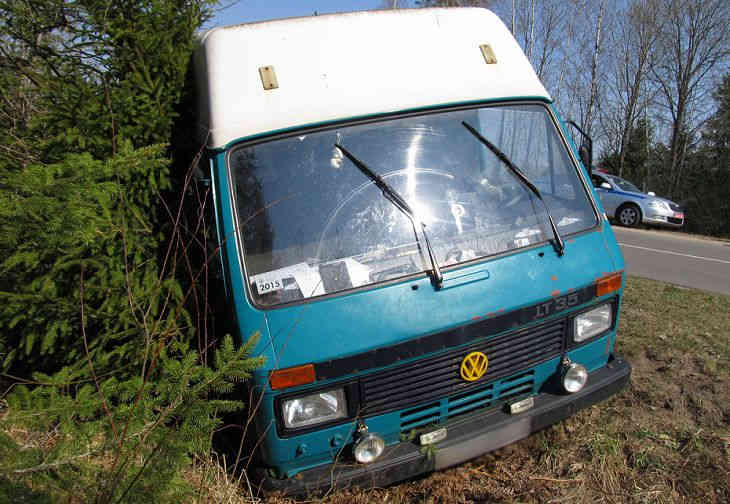 В Вилейском районе собутыльники украли у пьяного приятеля ключи от машины и попали в ДТП