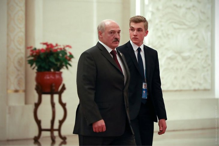 Что Коля Лукашенко подарил Си Цзиньпину и его супруге