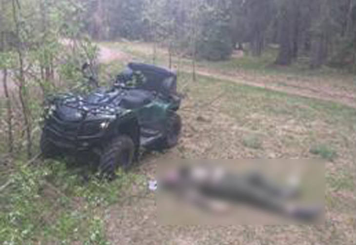 В Колодищах мужчина на квадроцикле влетел в дерево и погиб
