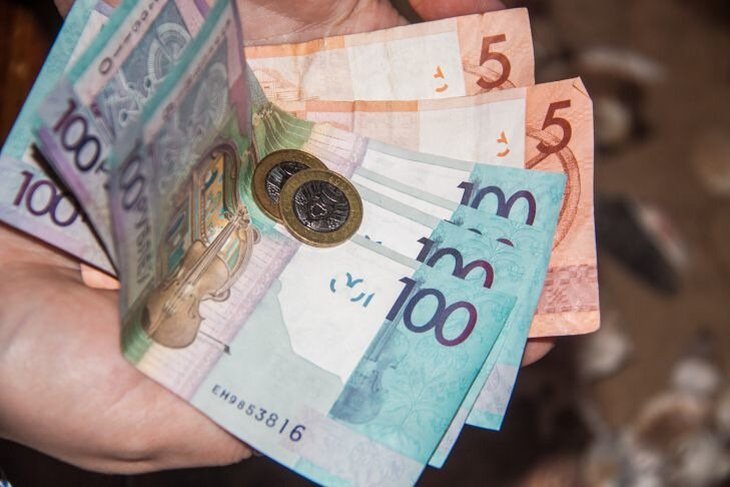 Костевич ставит задачу удержать среднюю зарплату выше 1 000 рублей