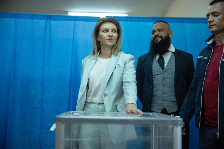 Жена Зеленского рассказала, как ее муж собирается вести переговоры с Путиным Жена Зеленского рассказала, как ее муж собирается вести переговоры с Путиным