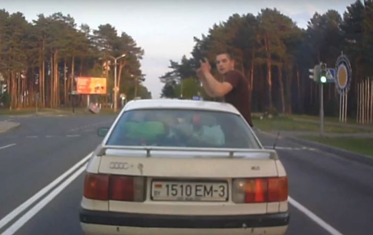Пассажир Audi в Светлогорске устроил экстремальные покатушки