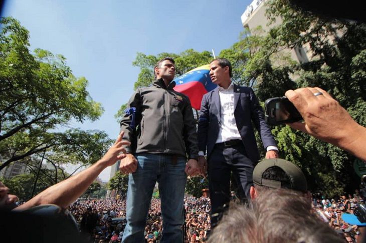 Венесуэла. Протесты и столкновения. Уже десятки раненых 