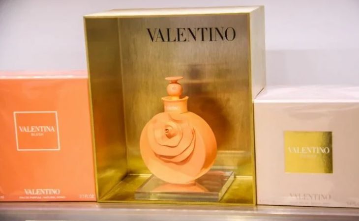 Красиво жить не запретишь: в Минске девушка похитила два флакона брендовой туалетной воды за 450 рублей