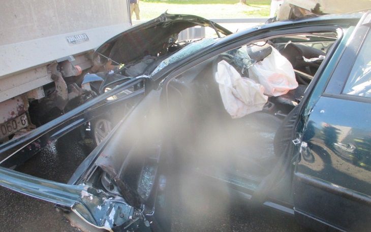 В Могилеве Volkswagen влетел в грузовик: вызывали МЧС В Могилеве Volkswagen влетел в грузовик: вызывали МЧС