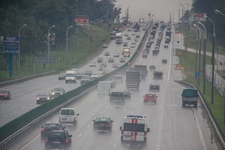 ГАИ предупреждает о пробках на выезде из Минска на длинных выходных ГАИ предупреждает о пробках на выезде из Минска на длинных выходных