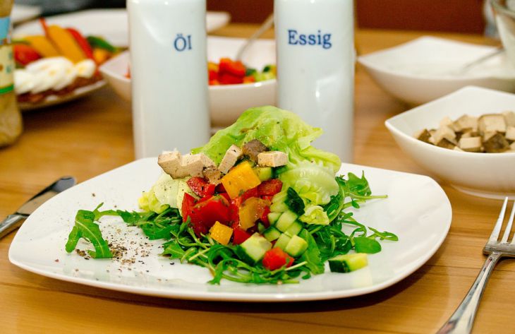 Ученые объяснили, как веганам составлять свой рацион