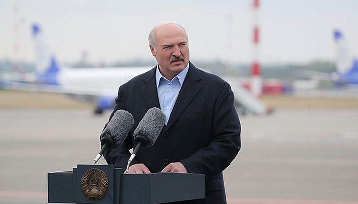 Лукашенко поручил организовать удобный способ сообщения ЖД с аэропортом