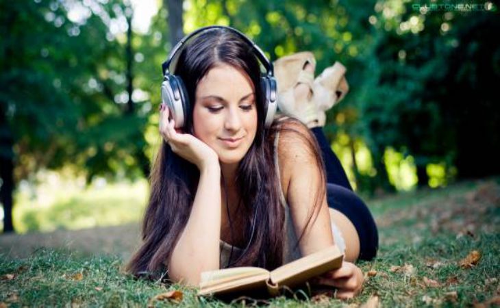 Ученые узнали, почему люди с депрессией предпочитают грустную музыку Ученые узнали, почему люди с депрессией предпочитают грустную музыку