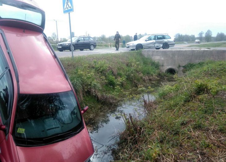 Тройное ДТП в Ганцевичах: одно авто вылетело в канаву