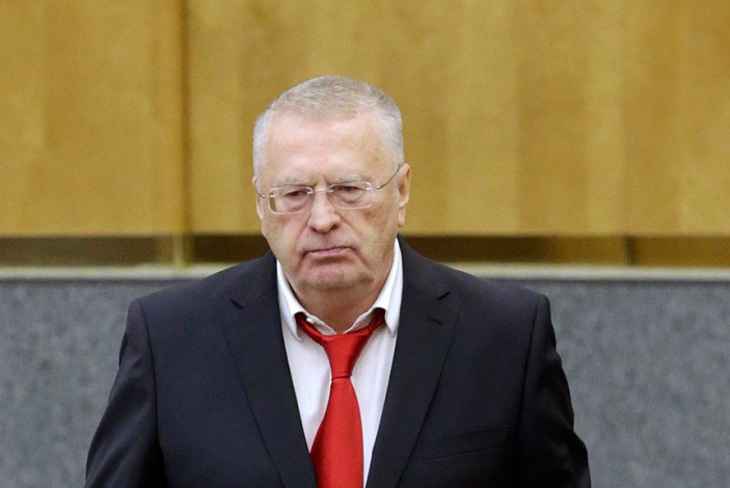 Жириновский призвал не паниковать после катастрофы и установить замки на полках самолетов Жириновский призвал не паниковать после катастрофы и установить замки на полках самолетов