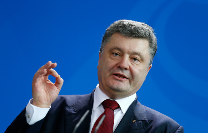 Стало известно, сколько Порошенко заработал с начала года