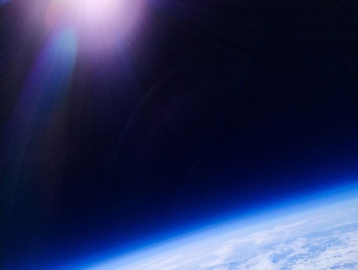 Redmi Note 7 слетал в космос и вернулся с фотографиями Земли
