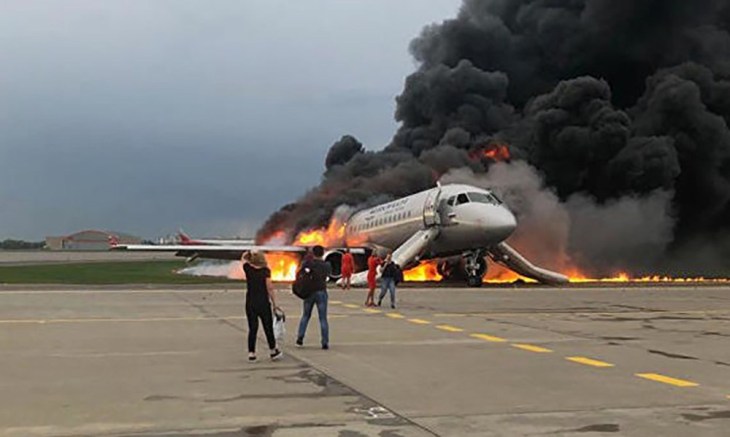Один из пассажиров рассказал, почему спасал багаж из горящего в Шереметьево самолета