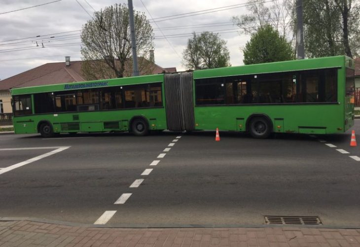 Бабушка попала под колеса автобуса в Речице