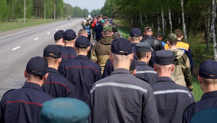 Более сотни человек в Светлогорском районе ищут пожилого мужчину
