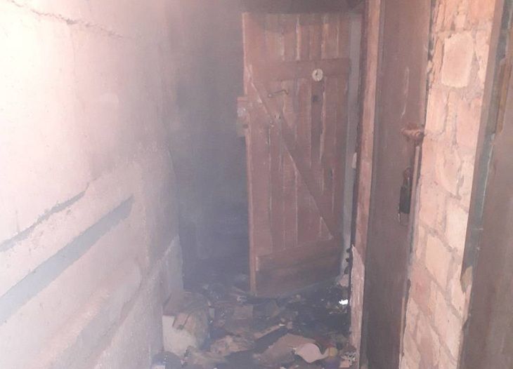 В Копыле на пожаре в пятиэтажке спасли мужчину