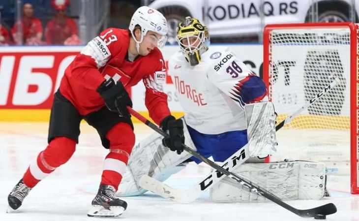 Хоккеисты Швейцарии одержали четвертую победу подряд на ЧМ