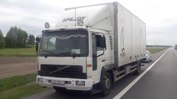 В Кобринском районе пьяный водитель фуры заснул после составления протокола