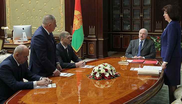 Лукашенко: Сегодня разного рода тряпье привозим из-за границы