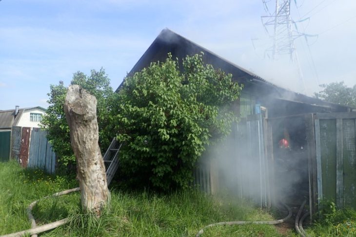 В Гомеле прохожие спасли мужчину от гибели в огне
