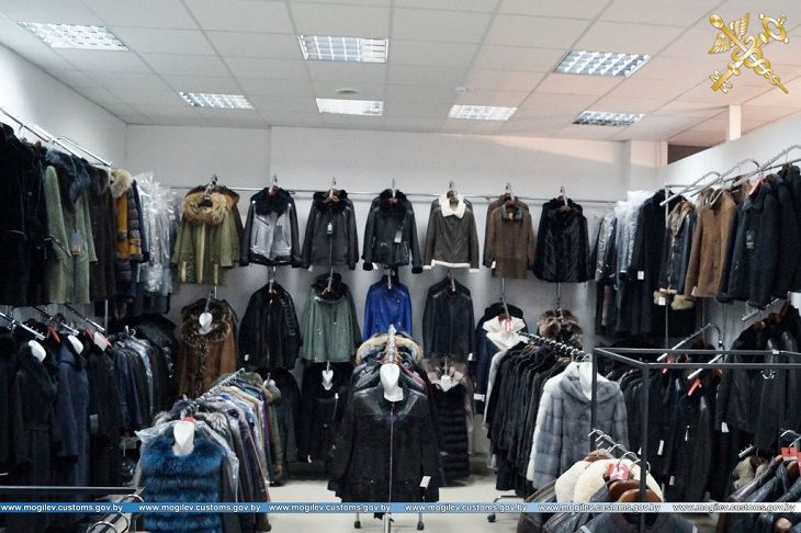 В Бобруйске у ипэшников нашли сотни единиц незаконной одежды В Бобруйске у ипэшников нашли сотни единиц незаконной одежды