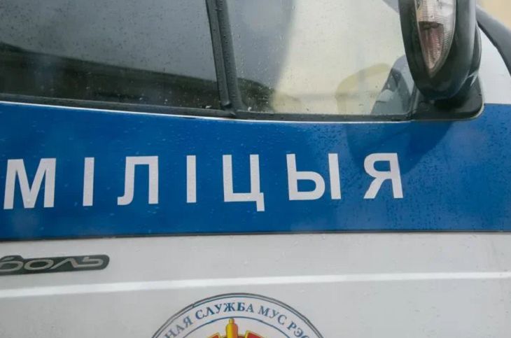 В Лунинце мужчина стрелял с балкона многоэтажки