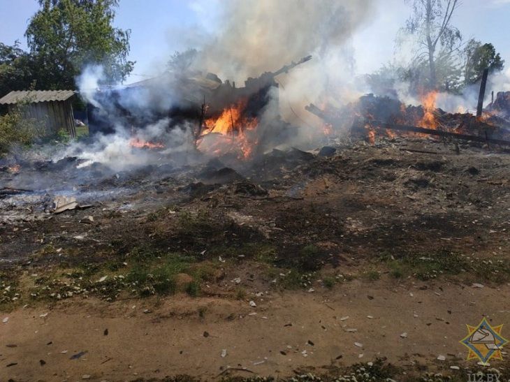 Крупный пожар в Полоцке: спасти постройки от поджигателя не удалось