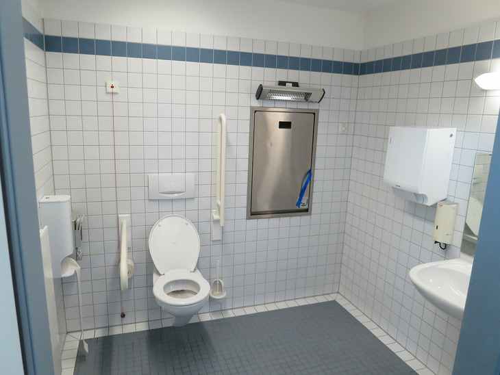 В каких общественных туалетах в Минске можно расплатиться карточкой