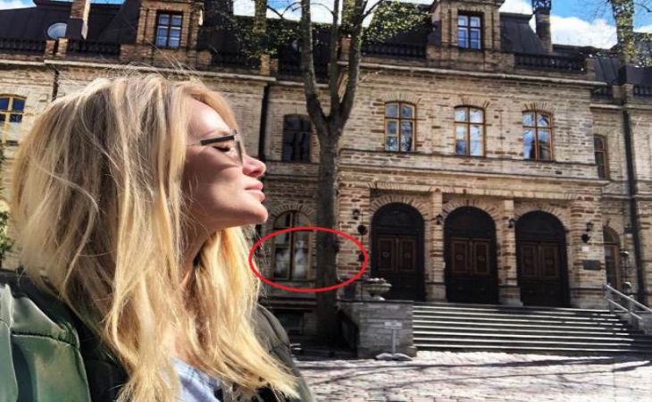 На селфи девушки у старого замка попала «смерть». Это нужно увидеть своими глазами