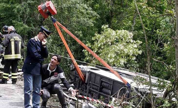 В Италии автобус с туристами рухнул в овраг: пострадала белоруска