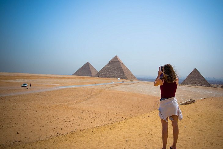 Туристов предупреждают: экстремальная жара установилась в Египте