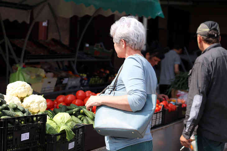 «Черешня – 25 рублей, картошка – 3,5 рубля»: что почем продают на Центральном рынке в Гродно  