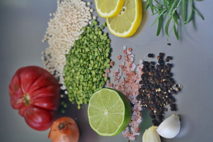 Ученые рассказали, какие продукты убивают после 50 лет сильнее, чем курение