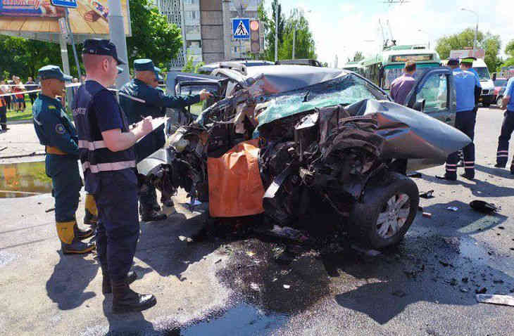 Смертельное ДТП в Гомеле: на водителя, у которого погиб брат, завели уголовное дело Смертельное ДТП в Гомеле: на водителя, у которого погиб брат, завели уголовное дело