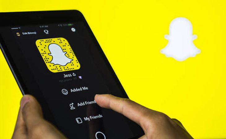 Сотрудники Snapchat шпионили за пользователями