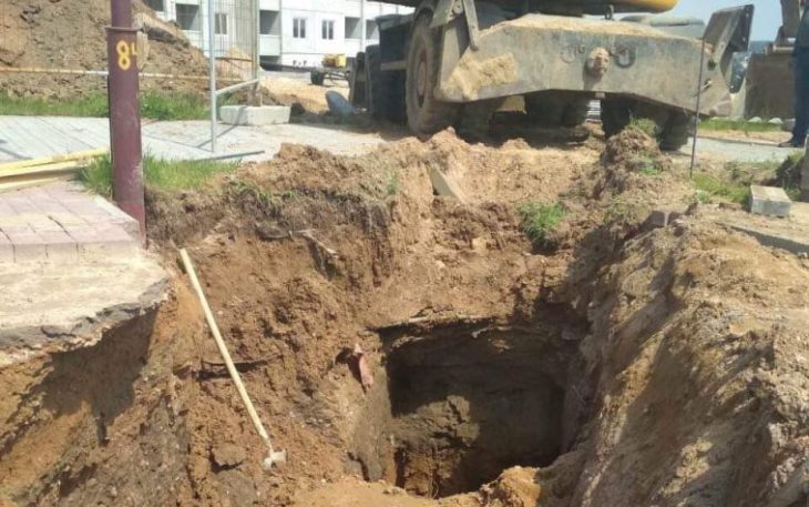 В Гродно рабочего засыпало грунтом в траншее, мужчина погиб