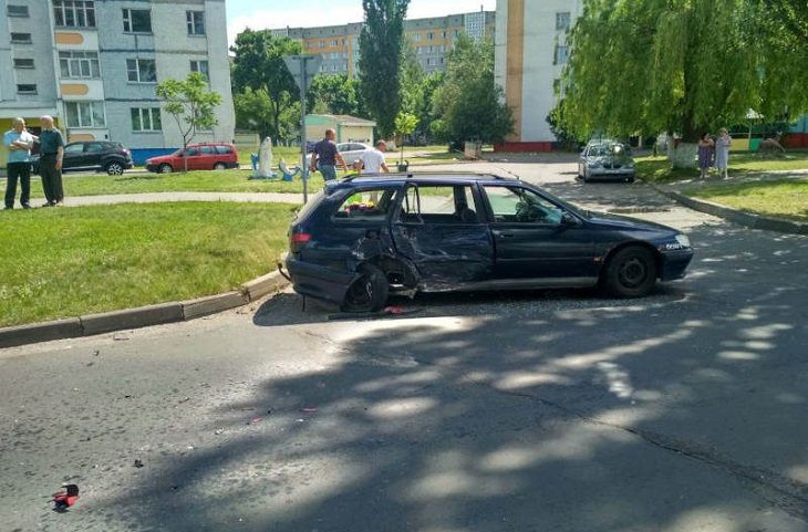 В Речице столкнулись мотоцикл и авто: мотоциклист умер в реанимации В Речице столкнулись мотоцикл и авто: мотоциклист умер в реанимации