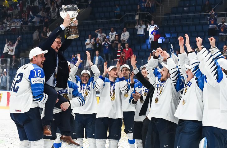 Сборная Финляндии сенсационно завоевала золото хоккейного чемпионата мира