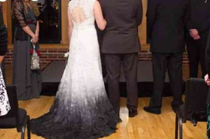 «Похоже на утечку нефти». Невеста нашла способ «сохранить чистым» подол платья