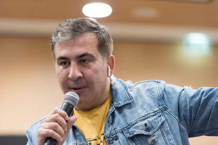Саакашвили раскритиковал Порошенко из-за солдатских туалетов в Донбассе