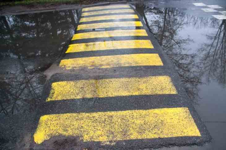 Напал и затащил в кусты: мужчина пытался что-то сделать с девочкой