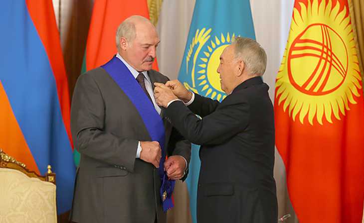 Лукашенко заявил, что из Назарбаева «можно еще много выжать»