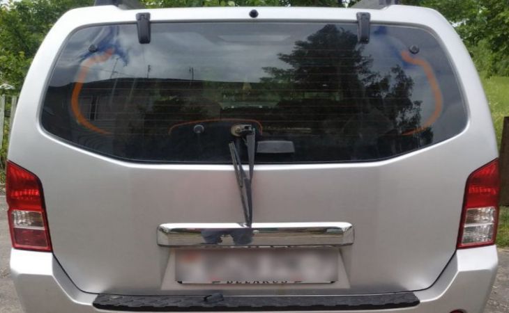 В Пуховичах подростки прогулялись по капотам автомобилей