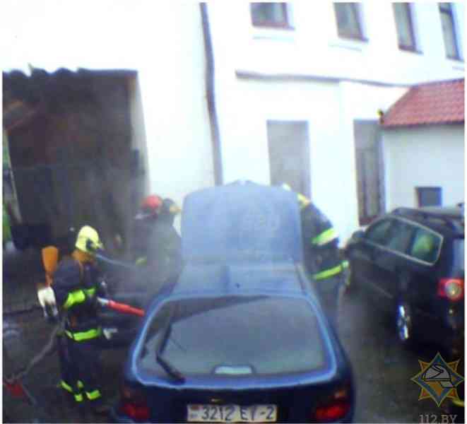 В Полоцке горел автомобиль: вызывали МЧС 