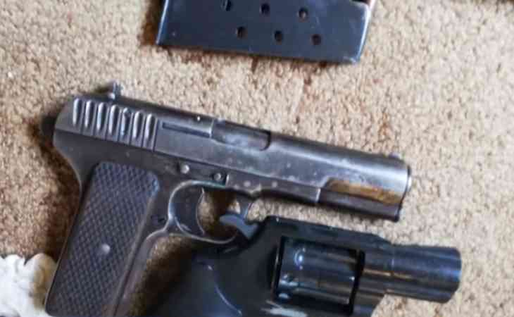 Пистолет ТТ, арбалет, граната: В Краснопольском районе у жителя изъяли арсенал оружия