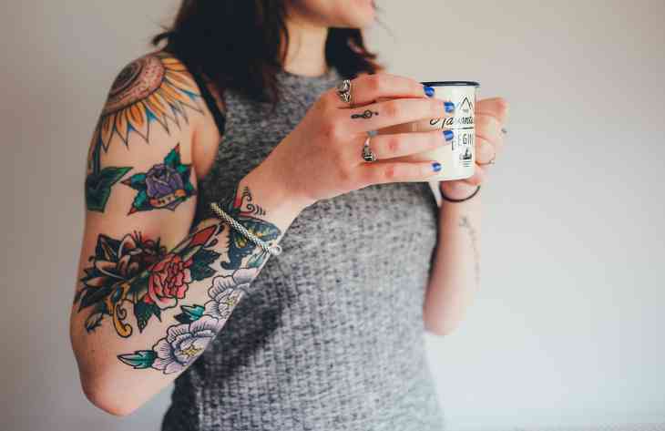 Чем могут быть опасны татуировки: мнение ученых