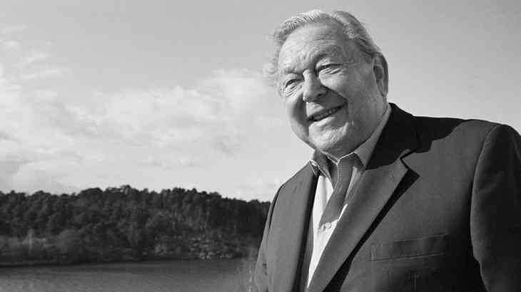 Умер бывший президент УЕФА Умер бывший президент УЕФА