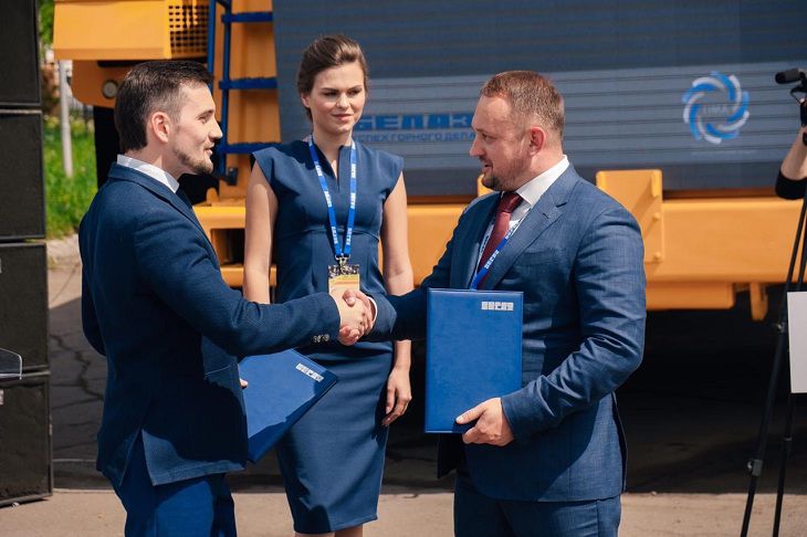 БелАЗ заключил крупные контракты