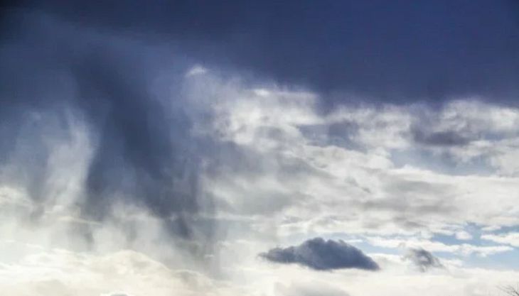 Белорусов ждет опасность: в Беларусь идут жара, дождь, ветер и гроза